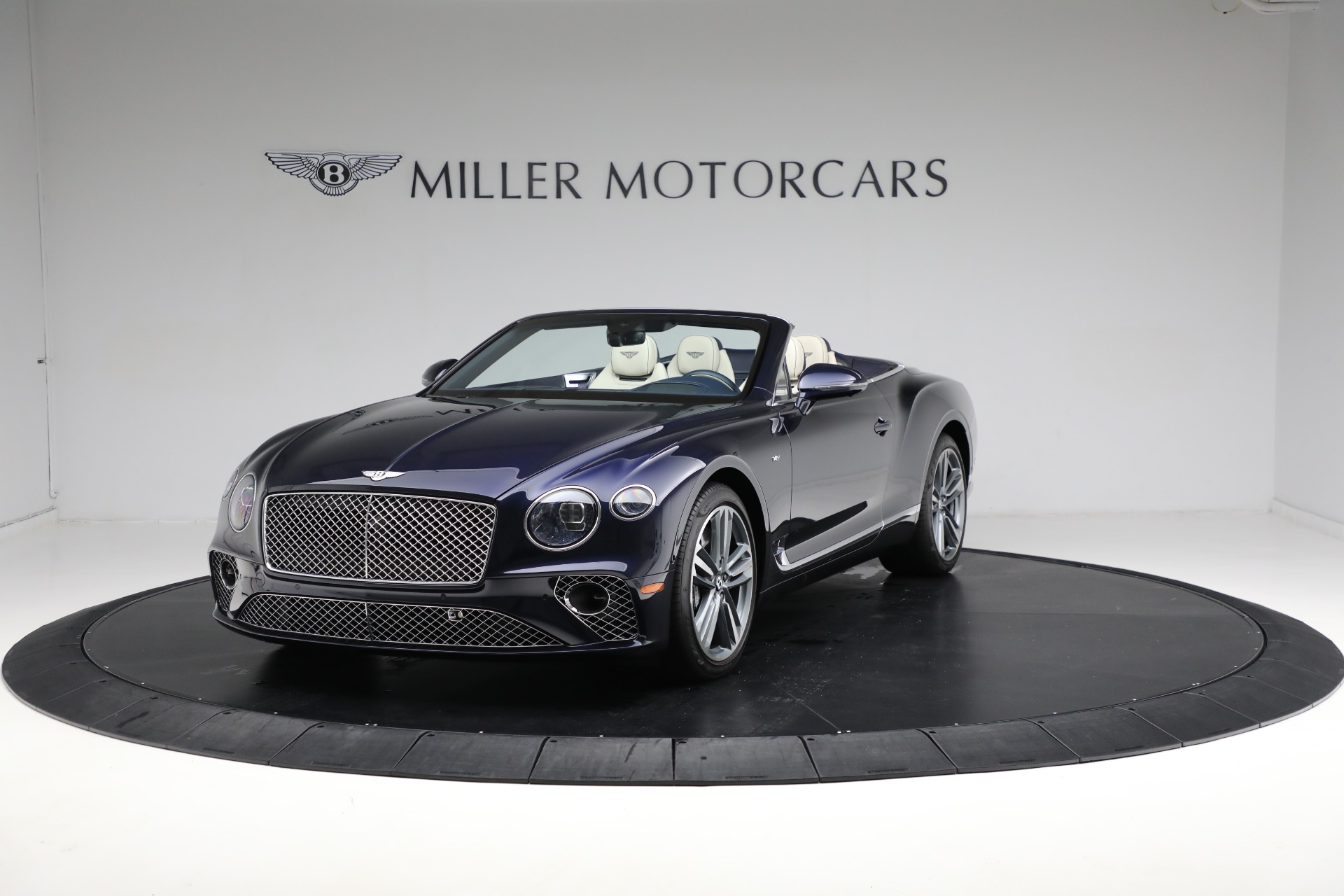 Used 2022 Bentley Continental GTC V8 for sale $239,900 at Alfa Romeo of Greenwich in Greenwich CT 06830 1