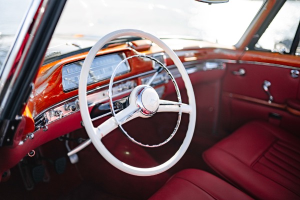 Used 1959 Mercedes-Benz 220 S Ponton Cabriolet for sale $189,900 at Alfa Romeo of Greenwich in Greenwich CT 06830 15