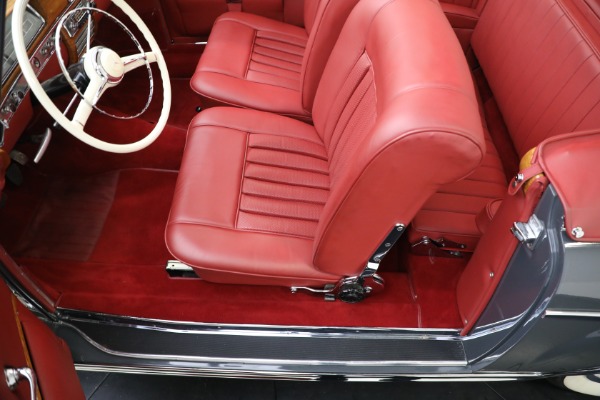 Used 1959 Mercedes Benz 220 S Ponton Cabriolet for sale $229,900 at Alfa Romeo of Greenwich in Greenwich CT 06830 17