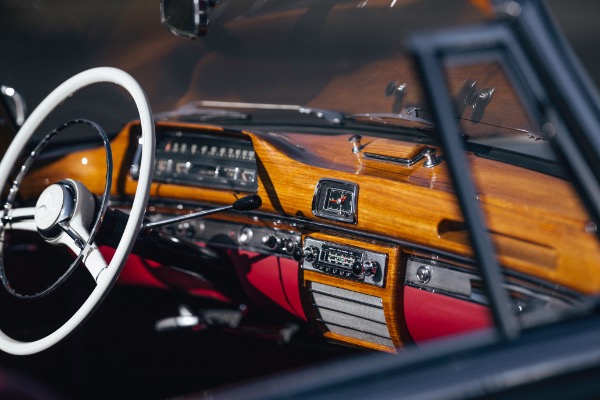 Used 1959 Mercedes-Benz 220 S Ponton Cabriolet for sale $189,900 at Alfa Romeo of Greenwich in Greenwich CT 06830 23