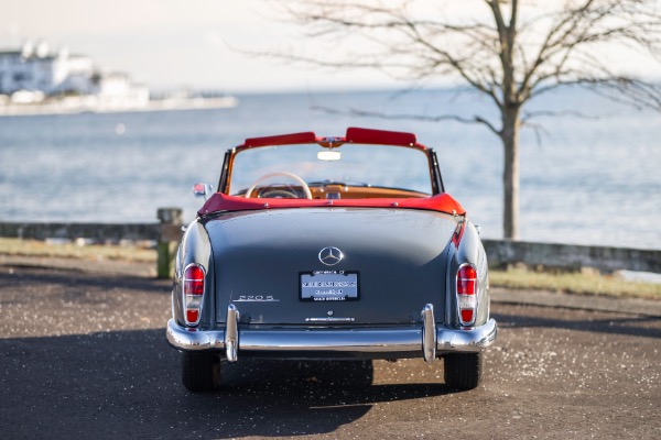 Used 1959 Mercedes-Benz 220 S Ponton Cabriolet for sale $189,900 at Alfa Romeo of Greenwich in Greenwich CT 06830 8
