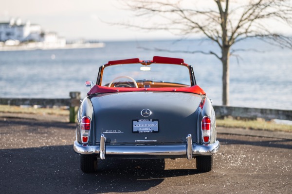 Used 1959 Mercedes Benz 220 S Ponton Cabriolet for sale $229,900 at Alfa Romeo of Greenwich in Greenwich CT 06830 8