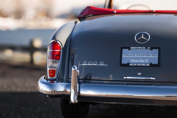 Used 1959 Mercedes Benz 220 S Ponton Cabriolet for sale $229,900 at Alfa Romeo of Greenwich in Greenwich CT 06830 9