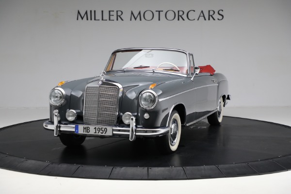Used 1959 Mercedes Benz 220 S Ponton Cabriolet for sale $229,900 at Alfa Romeo of Greenwich in Greenwich CT 06830 1