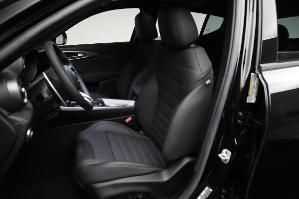 New 2024 Alfa Romeo Tonale Ti for sale Sold at Alfa Romeo of Greenwich in Greenwich CT 06830 28
