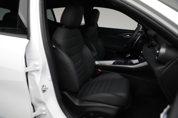 New 2024 Alfa Romeo Tonale Veloce for sale Sold at Alfa Romeo of Greenwich in Greenwich CT 06830 20