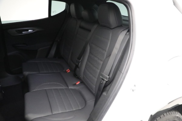 New 2024 Alfa Romeo Tonale Veloce for sale Sold at Alfa Romeo of Greenwich in Greenwich CT 06830 22