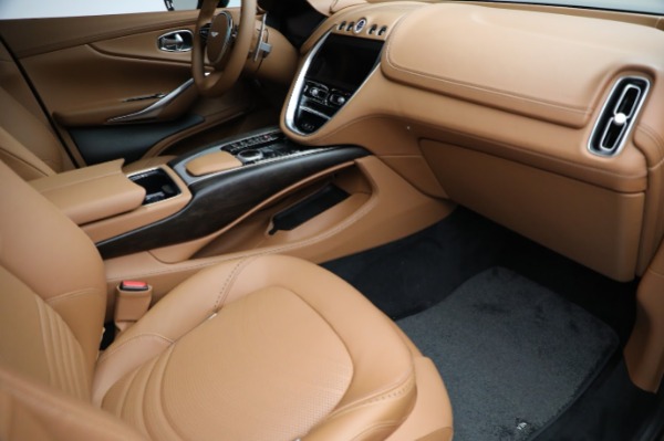 Used 2024 Aston Martin DBX for sale $131,900 at Alfa Romeo of Greenwich in Greenwich CT 06830 21