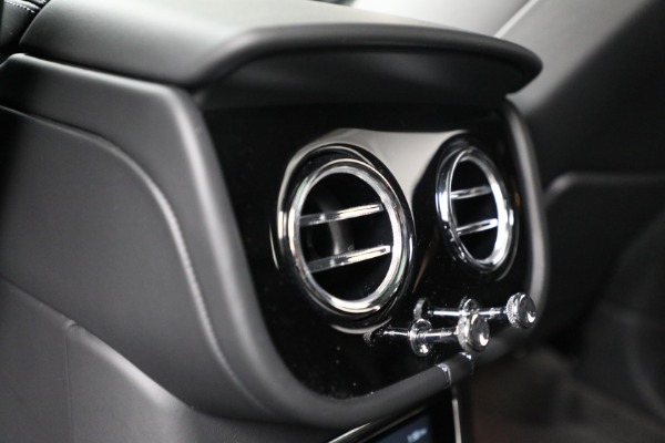 New 2024 Bentley Bentayga Hybrid for sale Sold at Alfa Romeo of Greenwich in Greenwich CT 06830 26