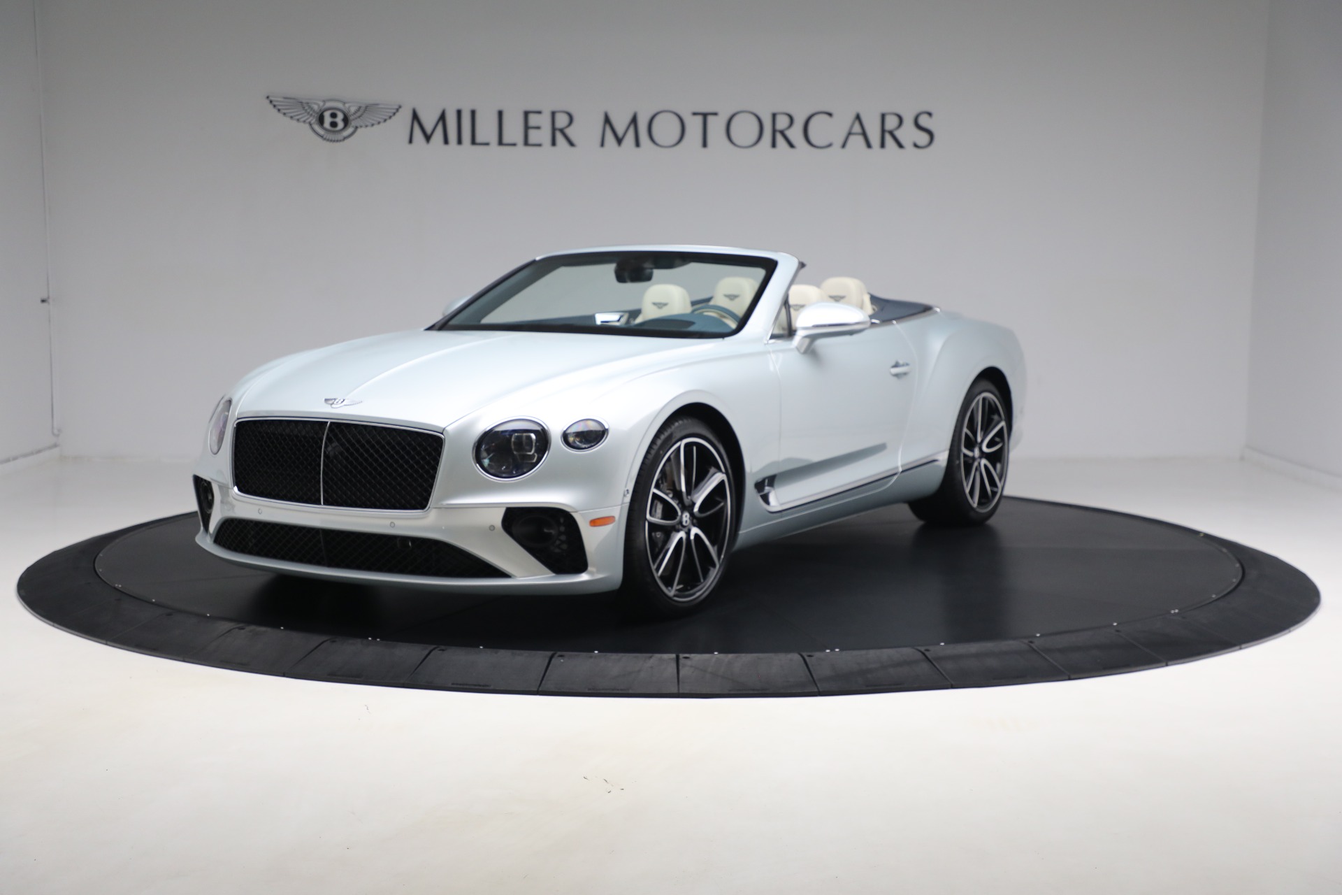 New 2024 Bentley Continental GTC V8 for sale $321,175 at Alfa Romeo of Greenwich in Greenwich CT 06830 1