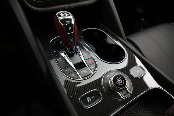 Used 2024 Bentley Bentayga V8 for sale $179,900 at Alfa Romeo of Greenwich in Greenwich CT 06830 28