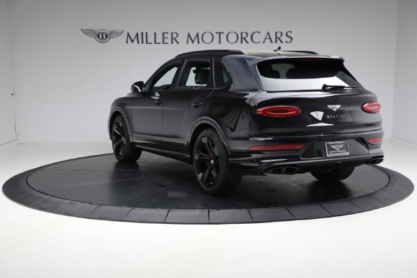 Used 2024 Bentley Bentayga V8 for sale $179,900 at Alfa Romeo of Greenwich in Greenwich CT 06830 5