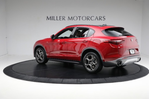 Used 2022 Alfa Romeo Stelvio Ti for sale $35,900 at Alfa Romeo of Greenwich in Greenwich CT 06830 10