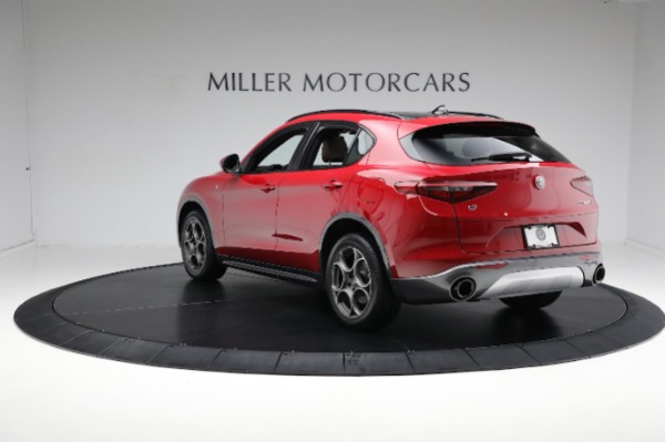 Used 2022 Alfa Romeo Stelvio Ti for sale $35,900 at Alfa Romeo of Greenwich in Greenwich CT 06830 11