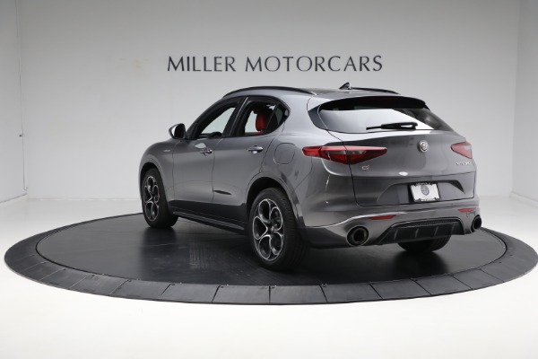 Used 2022 Alfa Romeo Stelvio Veloce for sale Sold at Alfa Romeo of Greenwich in Greenwich CT 06830 10