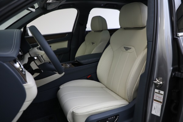 New 2024 Bentley Bentayga V8 for sale Sold at Alfa Romeo of Greenwich in Greenwich CT 06830 19
