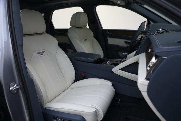 New 2024 Bentley Bentayga V8 for sale Sold at Alfa Romeo of Greenwich in Greenwich CT 06830 23