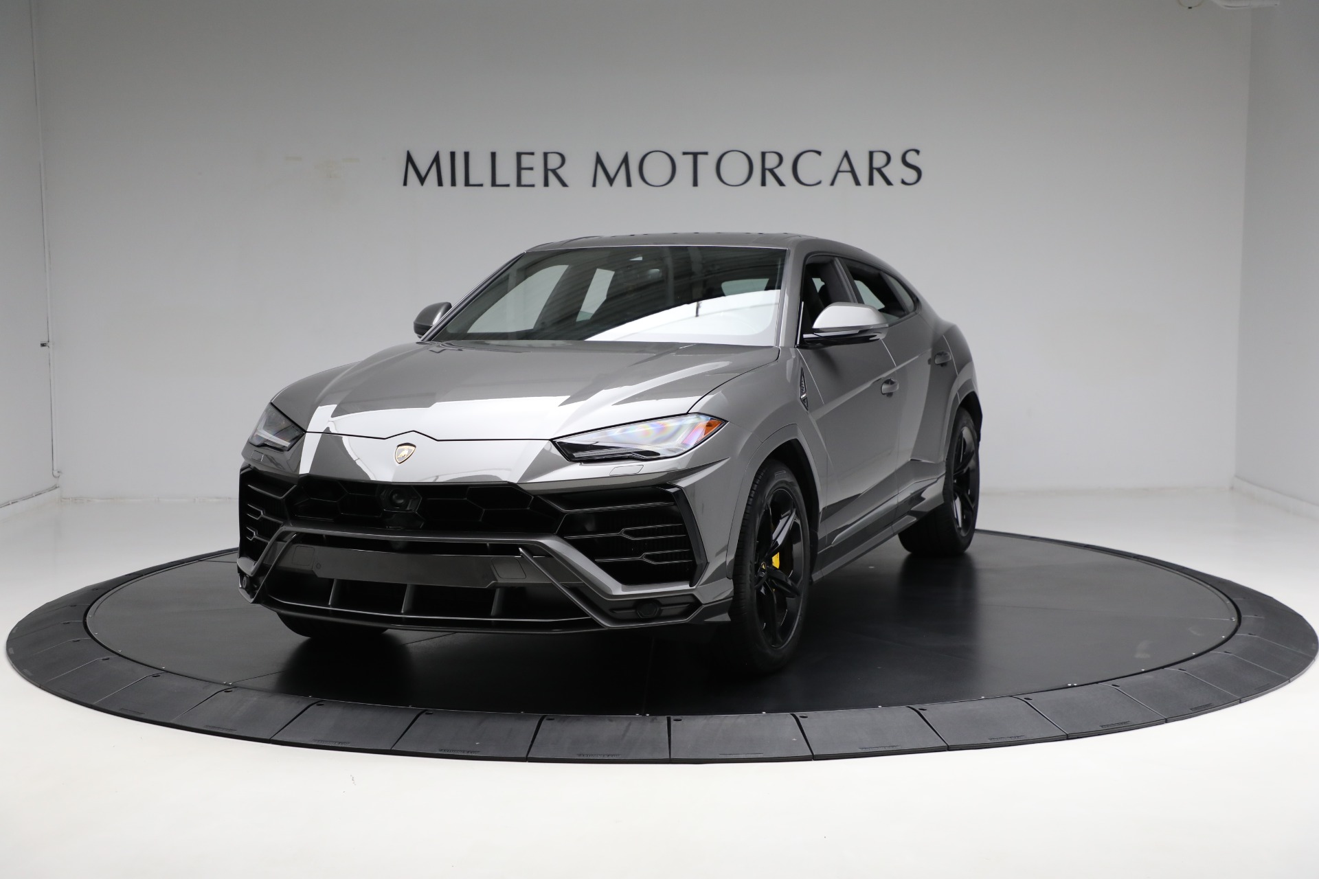 Used 2021 Lamborghini Urus for sale Sold at Alfa Romeo of Greenwich in Greenwich CT 06830 1