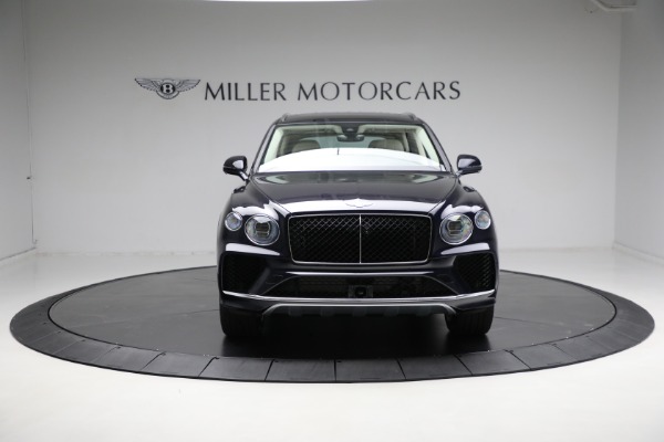 New 2024 Bentley Bentayga EWB V8 for sale $204,900 at Alfa Romeo of Greenwich in Greenwich CT 06830 16
