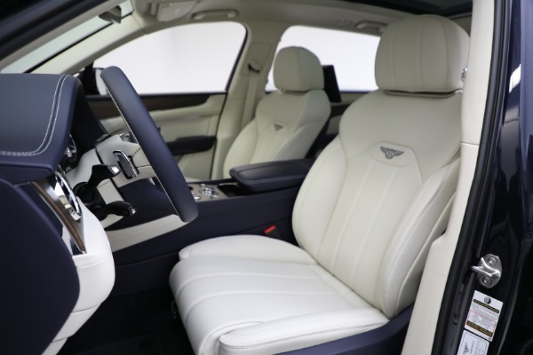 Used 2024 Bentley Bentayga EWB V8 for sale $204,900 at Alfa Romeo of Greenwich in Greenwich CT 06830 19