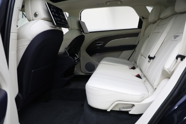 New 2024 Bentley Bentayga EWB V8 for sale $204,900 at Alfa Romeo of Greenwich in Greenwich CT 06830 22