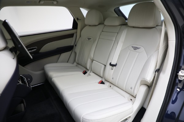 Used 2024 Bentley Bentayga EWB V8 for sale $204,900 at Alfa Romeo of Greenwich in Greenwich CT 06830 23