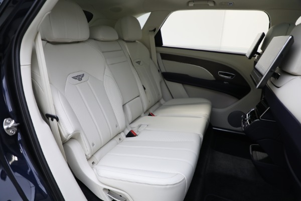 New 2024 Bentley Bentayga EWB V8 for sale $204,900 at Alfa Romeo of Greenwich in Greenwich CT 06830 27