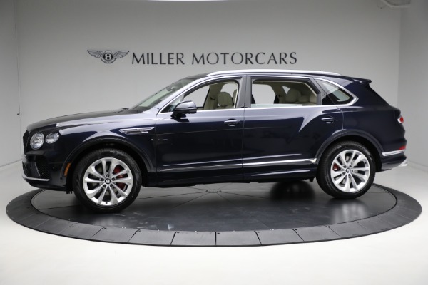 Used 2024 Bentley Bentayga EWB V8 for sale $204,900 at Alfa Romeo of Greenwich in Greenwich CT 06830 3