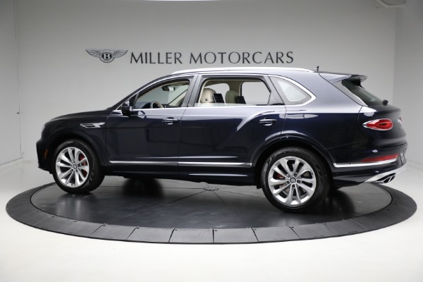 Used 2024 Bentley Bentayga EWB V8 for sale $204,900 at Alfa Romeo of Greenwich in Greenwich CT 06830 5