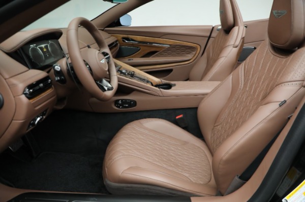 Used 2024 Aston Martin DB12 Volante for sale $279,900 at Alfa Romeo of Greenwich in Greenwich CT 06830 20