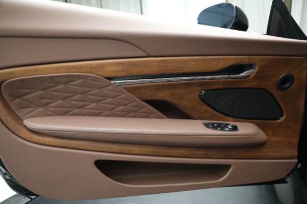 Used 2024 Aston Martin DB12 Volante for sale $279,900 at Alfa Romeo of Greenwich in Greenwich CT 06830 24