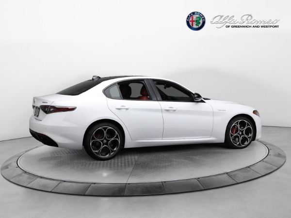 New 2024 Alfa Romeo Giulia Veloce for sale $56,710 at Alfa Romeo of Greenwich in Greenwich CT 06830 17