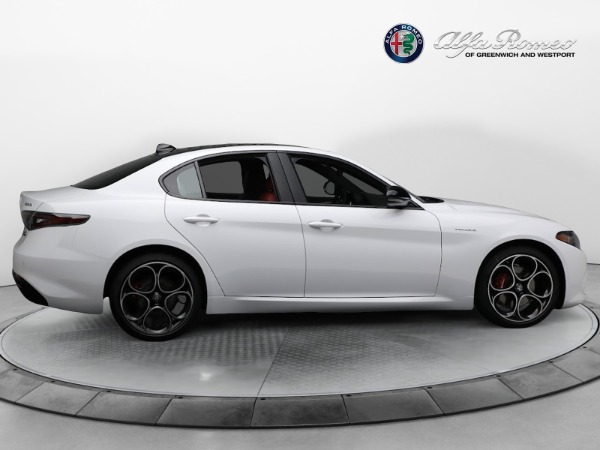 New 2024 Alfa Romeo Giulia Veloce for sale $56,710 at Alfa Romeo of Greenwich in Greenwich CT 06830 18