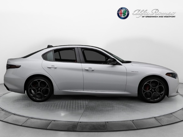 New 2024 Alfa Romeo Giulia Veloce for sale $56,710 at Alfa Romeo of Greenwich in Greenwich CT 06830 19