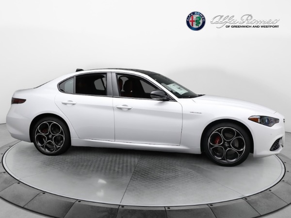 New 2024 Alfa Romeo Giulia Veloce for sale $56,710 at Alfa Romeo of Greenwich in Greenwich CT 06830 20