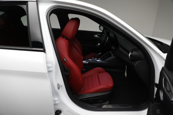 New 2024 Alfa Romeo Giulia Veloce for sale Sold at Alfa Romeo of Greenwich in Greenwich CT 06830 28