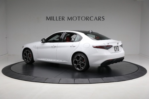 New 2024 Alfa Romeo Giulia Veloce for sale $56,710 at Alfa Romeo of Greenwich in Greenwich CT 06830 10