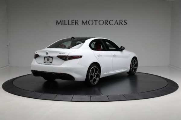 New 2024 Alfa Romeo Giulia Veloce for sale $56,710 at Alfa Romeo of Greenwich in Greenwich CT 06830 16