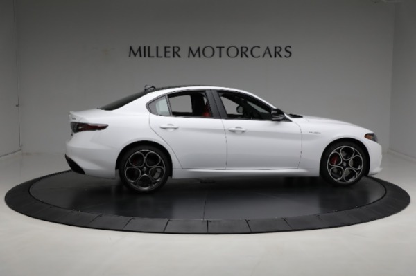 New 2024 Alfa Romeo Giulia Veloce for sale $56,710 at Alfa Romeo of Greenwich in Greenwich CT 06830 20