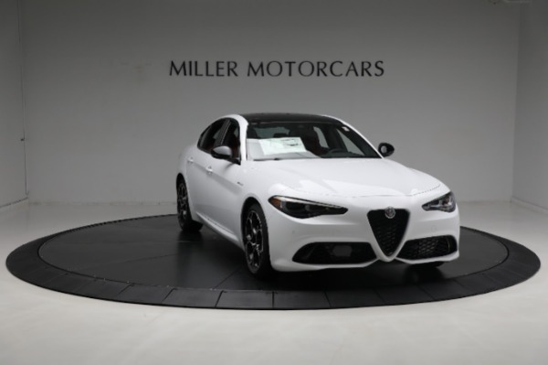 New 2024 Alfa Romeo Giulia Veloce for sale $56,710 at Alfa Romeo of Greenwich in Greenwich CT 06830 26