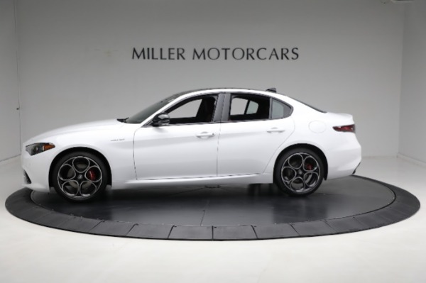 New 2024 Alfa Romeo Giulia Veloce for sale $56,710 at Alfa Romeo of Greenwich in Greenwich CT 06830 6