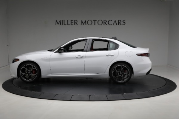 New 2024 Alfa Romeo Giulia Veloce for sale $56,710 at Alfa Romeo of Greenwich in Greenwich CT 06830 7