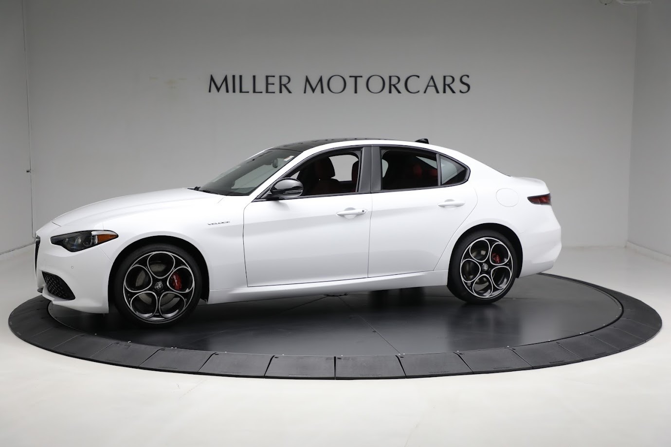 New 2024 Alfa Romeo Giulia Veloce for sale $56,710 at Alfa Romeo of Greenwich in Greenwich CT 06830 1