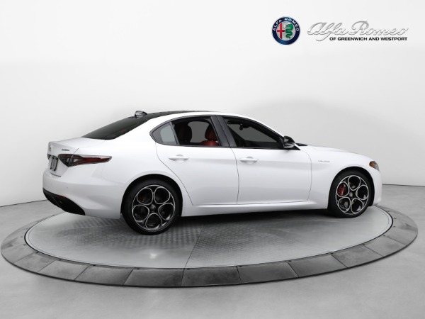 New 2024 Alfa Romeo Giulia Veloce for sale $56,710 at Alfa Romeo of Greenwich in Greenwich CT 06830 16