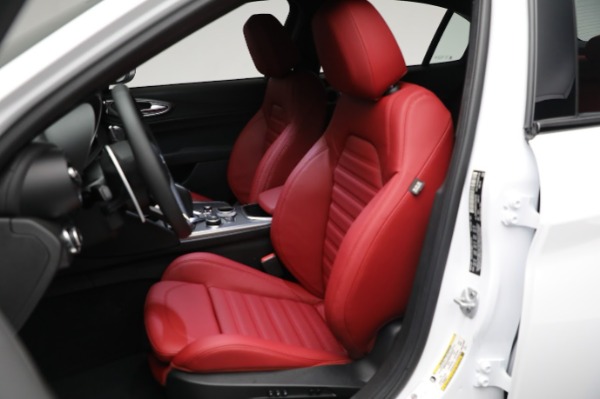 New 2024 Alfa Romeo Giulia Veloce for sale Sold at Alfa Romeo of Greenwich in Greenwich CT 06830 27