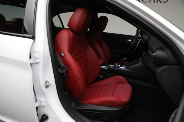 New 2024 Alfa Romeo Giulia Veloce for sale Sold at Alfa Romeo of Greenwich in Greenwich CT 06830 28