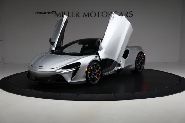 New 2023 McLaren Artura Vision for sale Sold at Alfa Romeo of Greenwich in Greenwich CT 06830 13