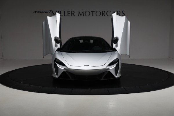 New 2023 McLaren Artura Vision for sale Sold at Alfa Romeo of Greenwich in Greenwich CT 06830 20
