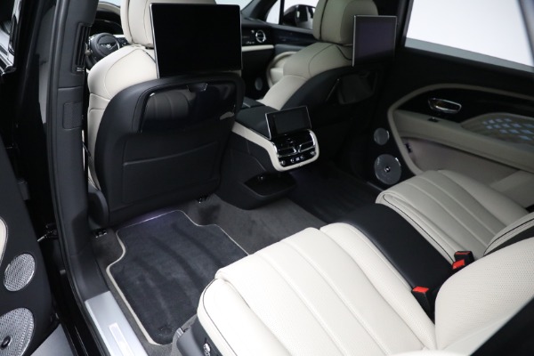 New 2024 Bentley Bentayga EWB Azure V8 for sale $317,660 at Alfa Romeo of Greenwich in Greenwich CT 06830 26