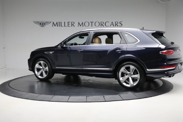 New 2024 Bentley Bentayga EWB V8 for sale $271,585 at Alfa Romeo of Greenwich in Greenwich CT 06830 5